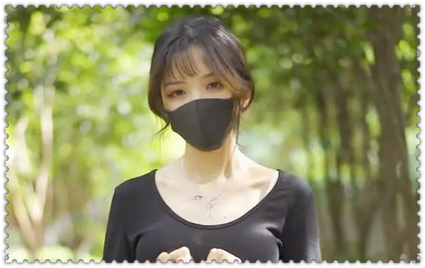 玩偶姐姐真正长相好看吗? 摘下来口罩的眼睛依然美丽 liuliushe.net六六社 第1张