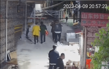 男子试吃花生被制止半夜偷走150斤 这种事情真的大可不必！