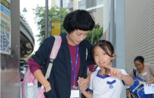 陈奕迅老婆网袜造型再引热议,究竟是怎么一回事?